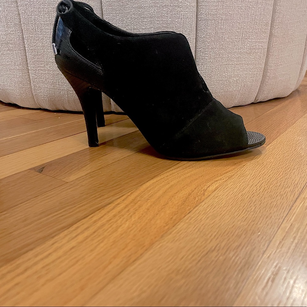 Nine West Peep Toe Booties! Never worn!!!